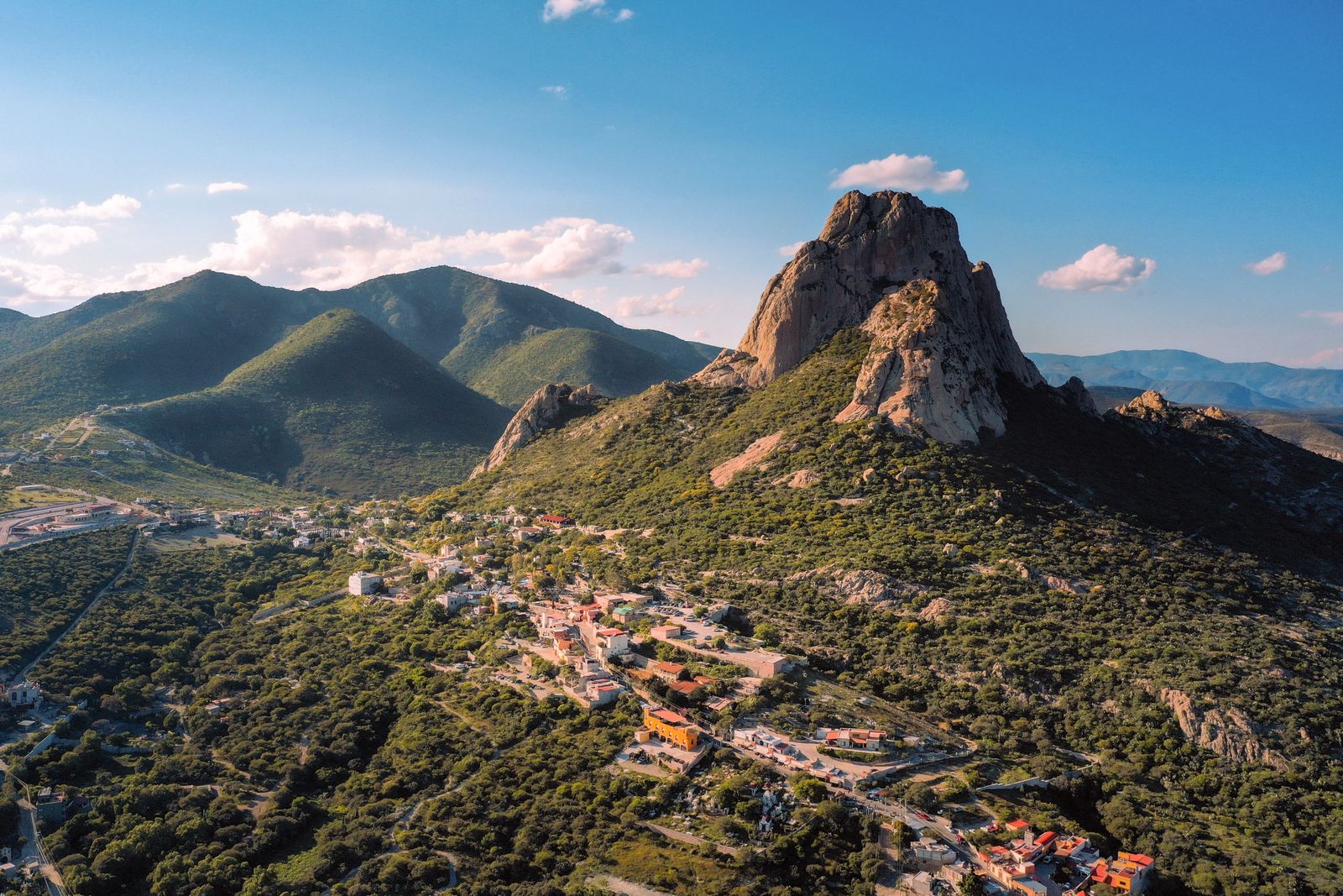 Bernal — destino de tipo colonial